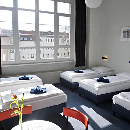 Transit 2* ברלין